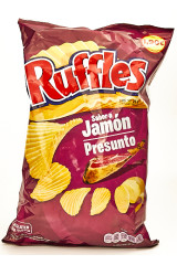 Ruffles chips ondulat cu gust de sunca 133 g